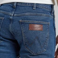 Wrangler Light Blue Greensboro Regular Stretch Jeans -Schmuddelwedda 17402877 8