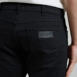 Wrangler Black Greensboro Regular Stretch Jeans -Schmuddelwedda 17402891 8