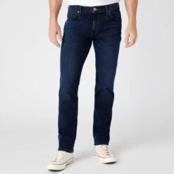 Wrangler Dark Blue Greensboro Straight Stretch Jean